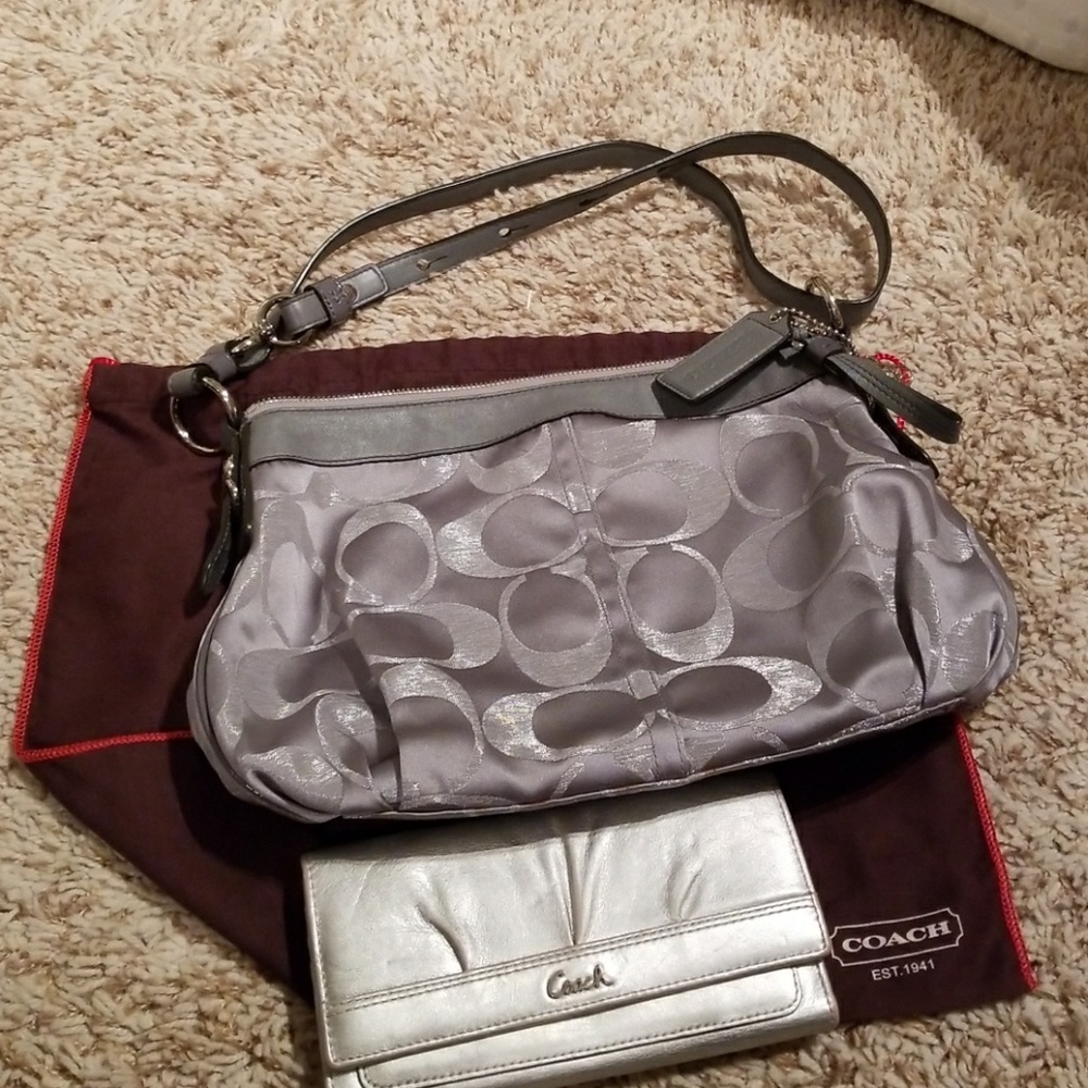 Coach purse and wallet